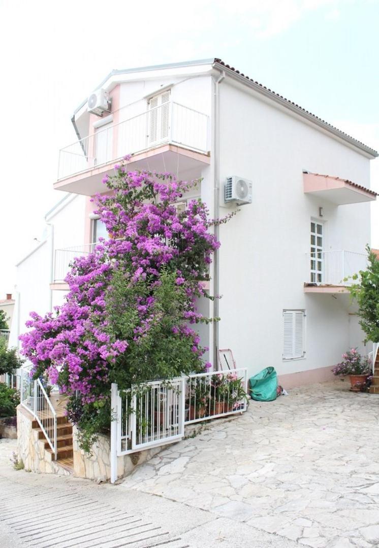 Apartment Bajuti Primošten Esterno foto