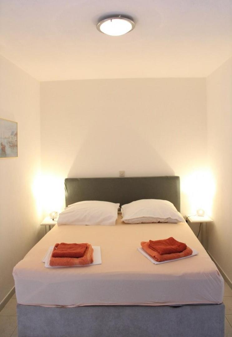 Apartment Bajuti Primošten Esterno foto