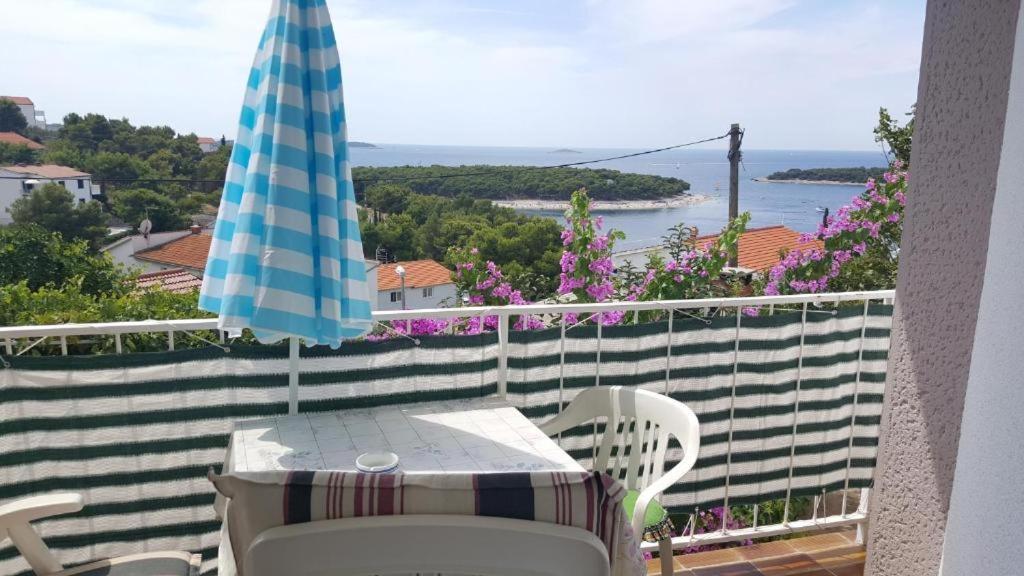 Apartment Bajuti Primošten Esterno foto