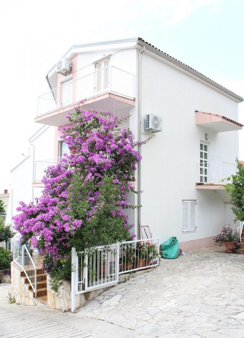 Apartment Bajuti Primošten Esterno foto